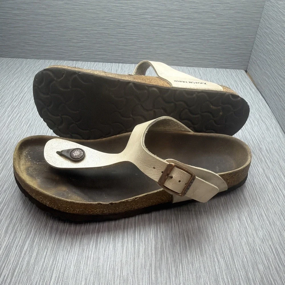 Birkenstock Gizeh Sandals Womens 38 US 7 Narrow Metallic Gold Thong
